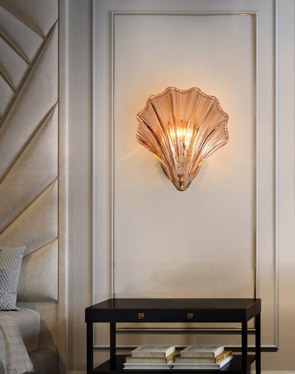 Lámpara de Pared en Forma de Concha de Bronce y Vidrio – Iluminación Náutica Elegante 0