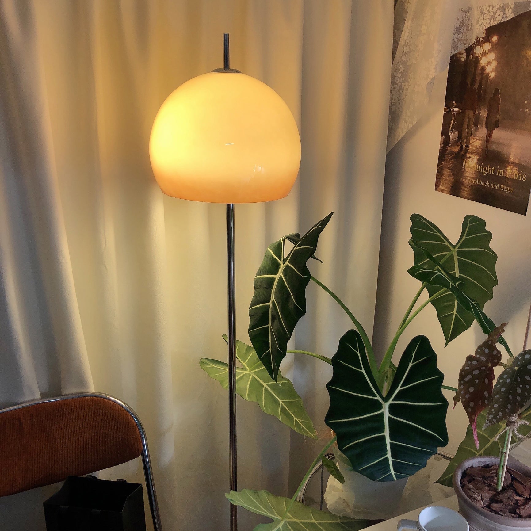 Lámpara de Pie Clásica Negra con Pantalla Marrón para Salón - Diseño Elegante y Acogedor, Ideal para Iluminar Espacios 2