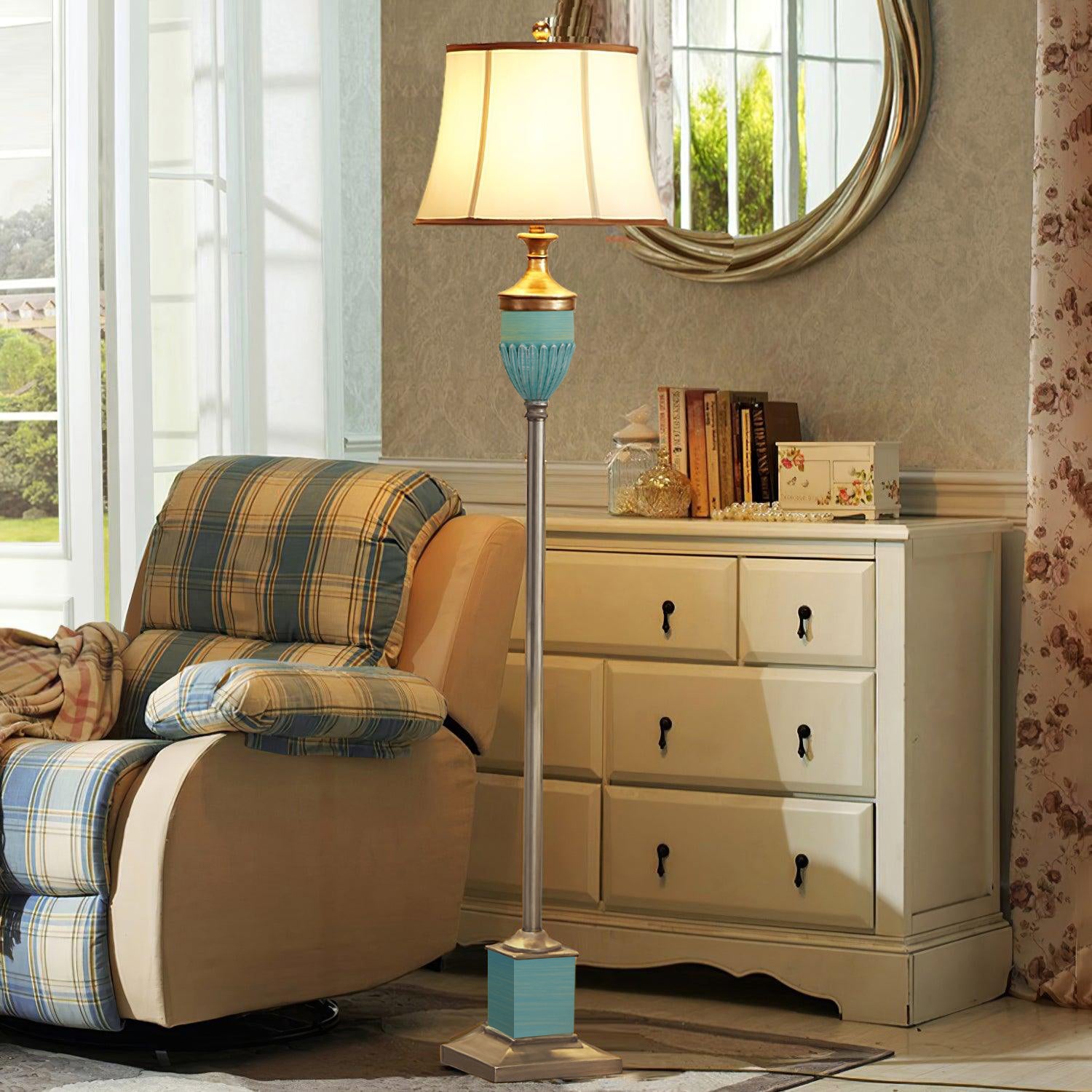 Lámpara de Pie Dorada Art Deco con Base de Resina y Pantalla de Tela para Salón - Ideal para Decoración Moderna 2