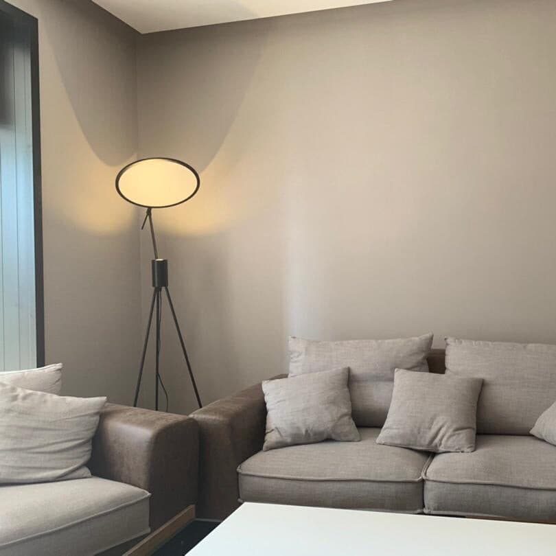 Lámpara de Pie Moderna Celeste con Luz LED Integrada y Pantalla Redonda – Ideal para Salón y Espacios Contemporáneos 2