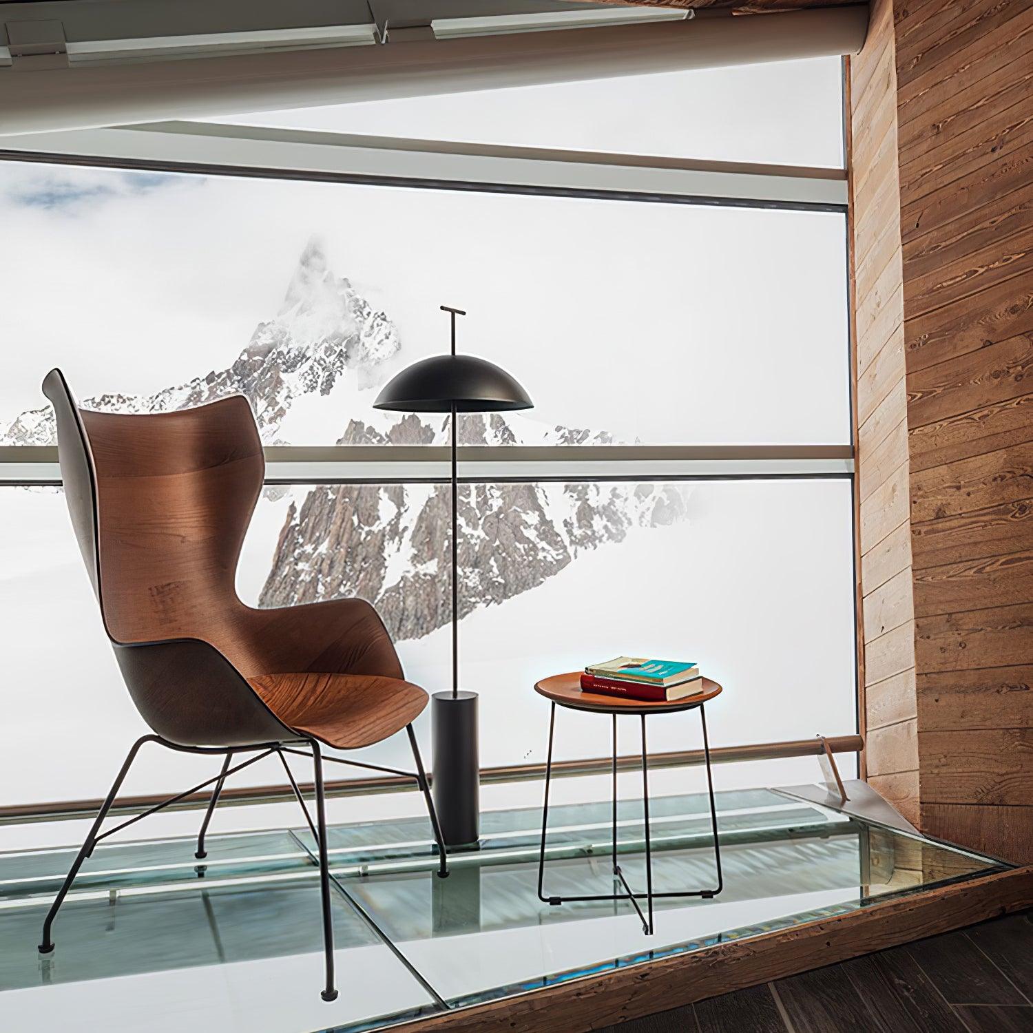 Lámpara de Pie Moderna Monolith Dome Negra con Luz LED para Salón y Espacios Contemporáneos 5