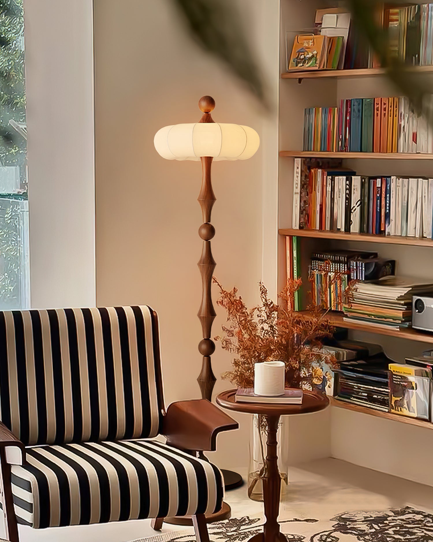 Lámpara de Pie Moderna con Diseño Escultural y Luz Suave – Color Madera y Blanco 2