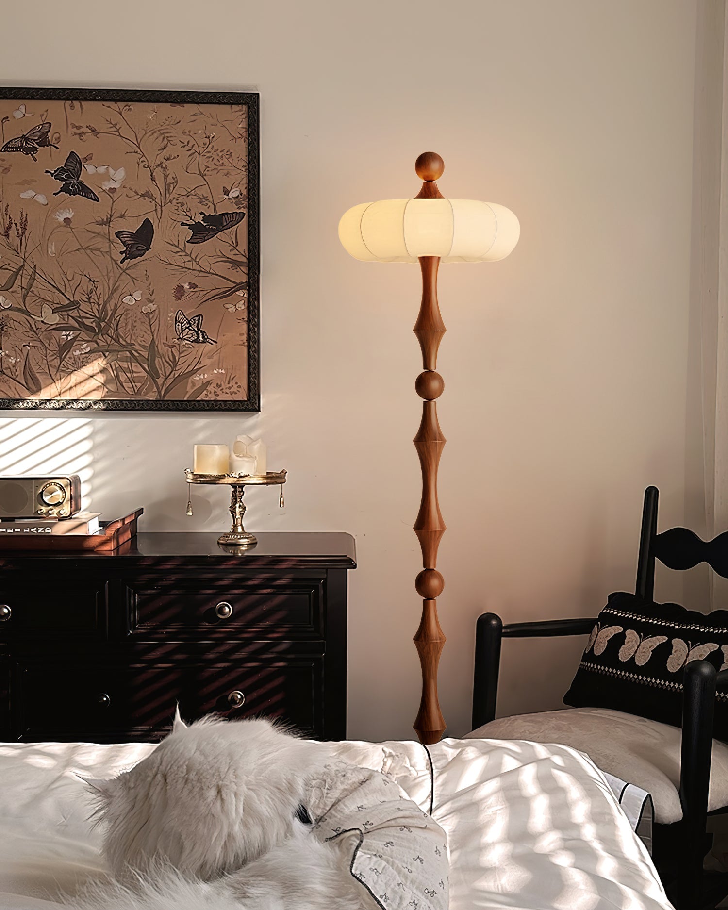 Lámpara de Pie Moderna con Diseño Escultural y Luz Suave – Color Madera y Blanco 3