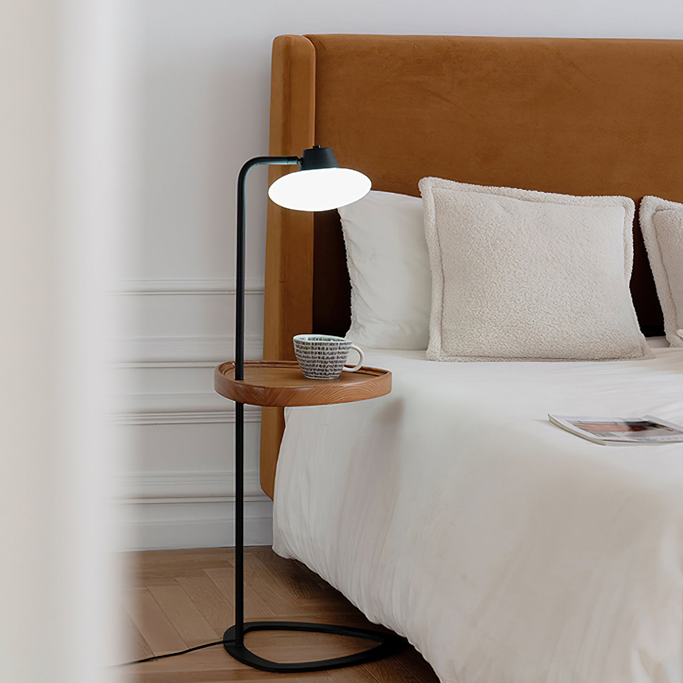Lámpara de Pie Moderna con Pantalla de Vidrio y Base de Madera - Diseño Compacto y Elegante 6