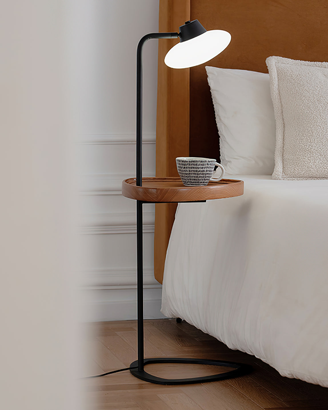 Lámpara de Pie Moderna con Pantalla de Vidrio y Base de Madera - Diseño Compacto y Elegante 7