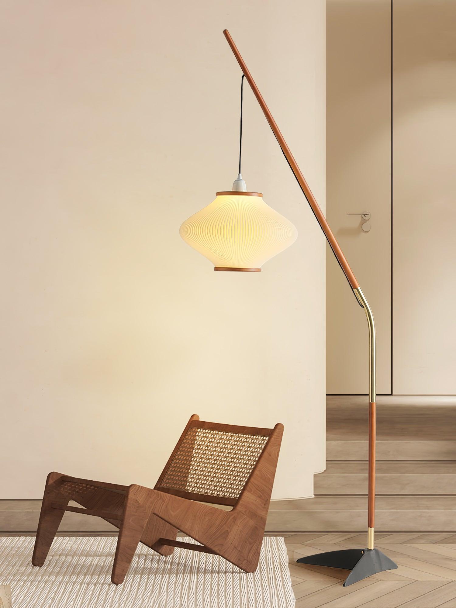 Lámpara de Pie Moderna de Brass y Madera de Fresno con Luz LED – Diseño Elegante para Interiores 6