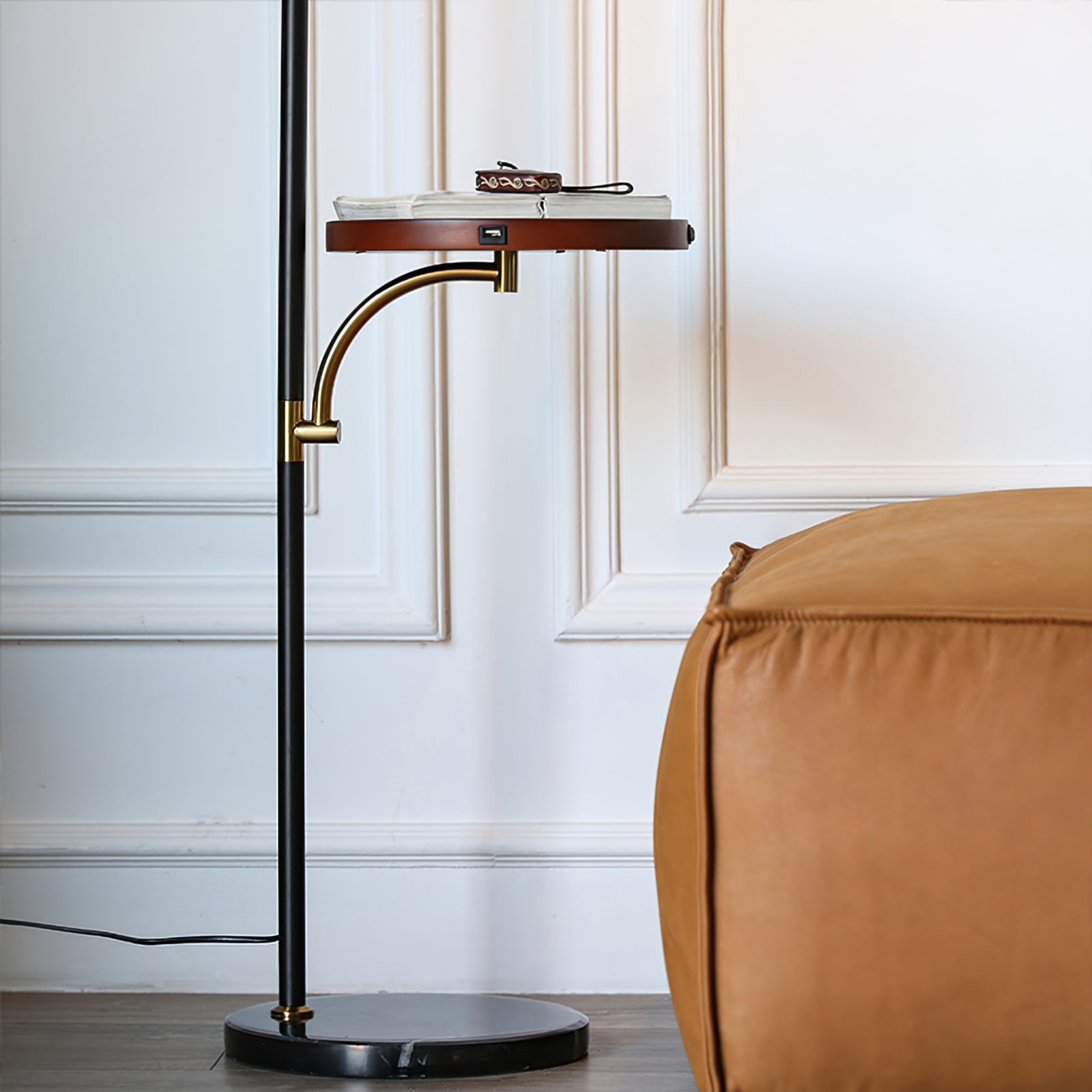 Lámpara de Pie Moderna de Madera y Metal con Bandeja - Lámpara de Pie Negra para Salón y Espacios Interiores 3