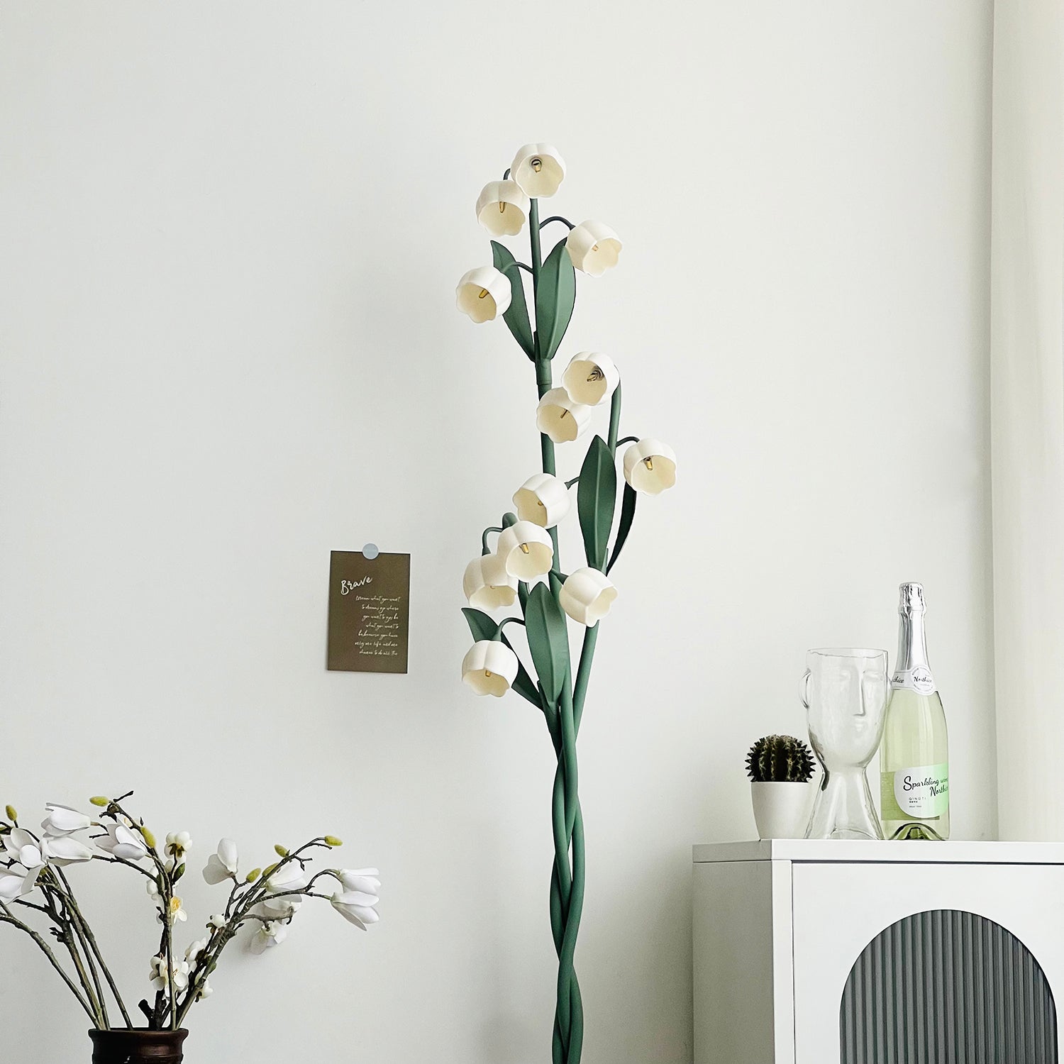 Lámpara de Pie Sara Orchid con Diseño Botánico y Luz Suave – Verde y Blanco 5