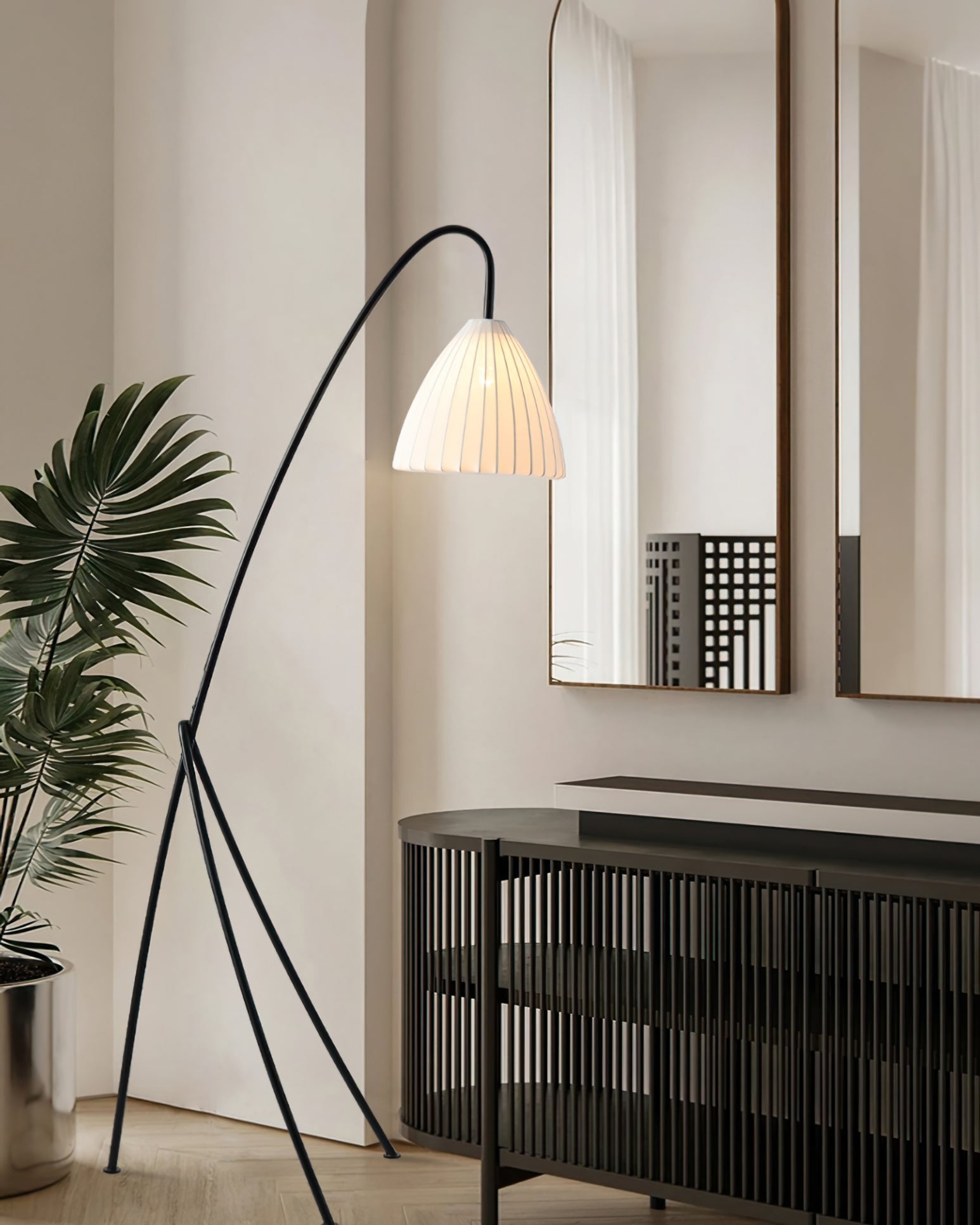 Lámpara de Pie Trípode Moderna Negra con Pantalla de Tela – Ideal para Sala y Dormitorio, Estilo Elegante y Funcional 5