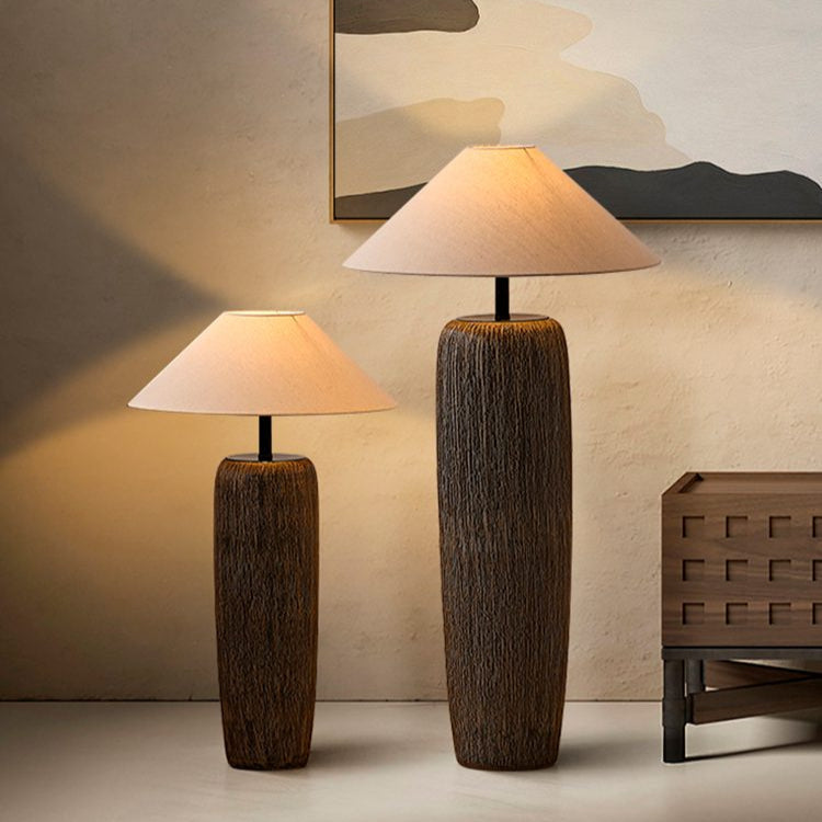 Lámpara de Pie de Madera Envejecida con Diseño Rústico y Funcionalidad Moderna 0