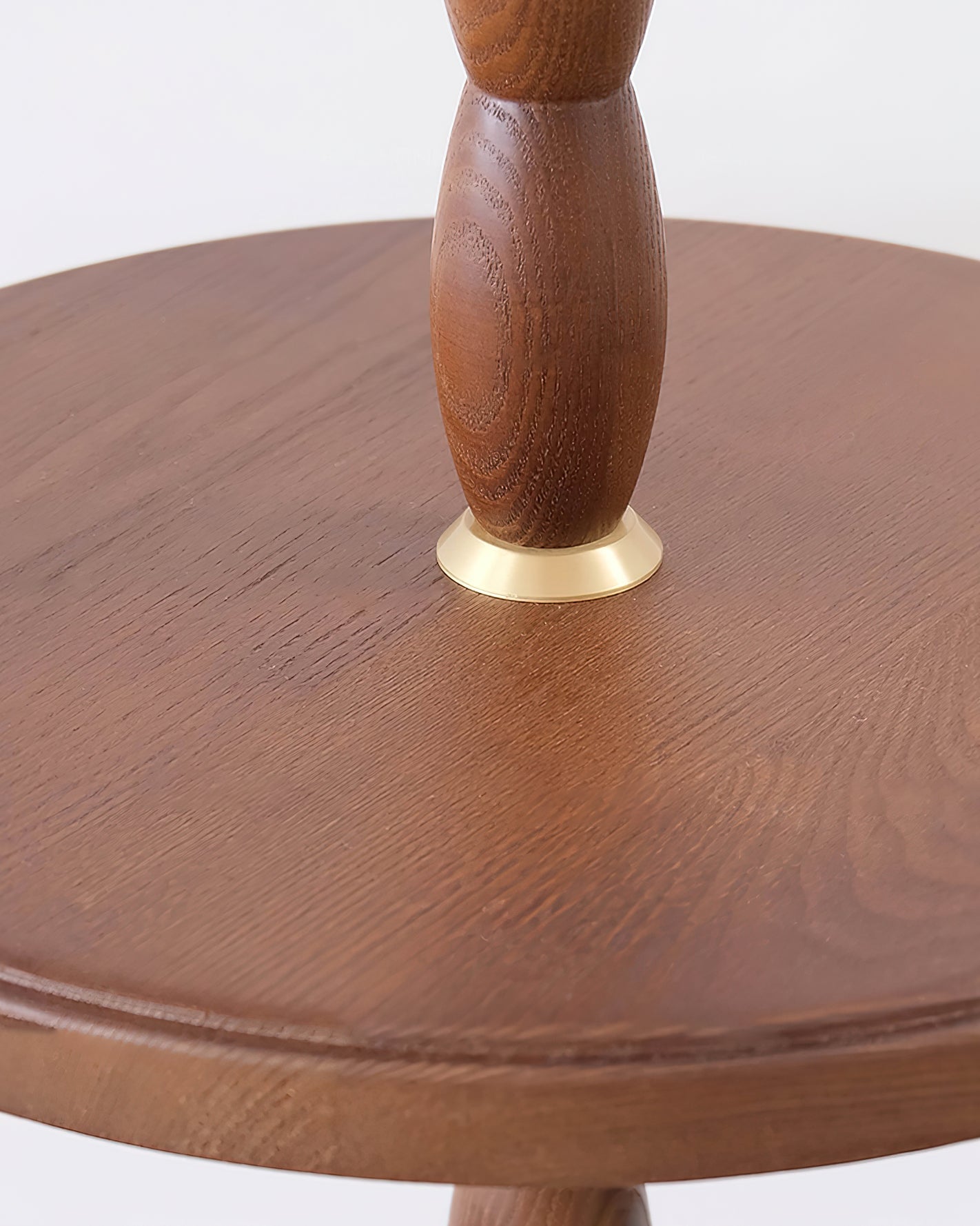 Lámpara de Pie de Madera con Mesa Auxiliar, Diseño Clásico y Pantalla de Tela para Salón, Iluminación Cálida 2