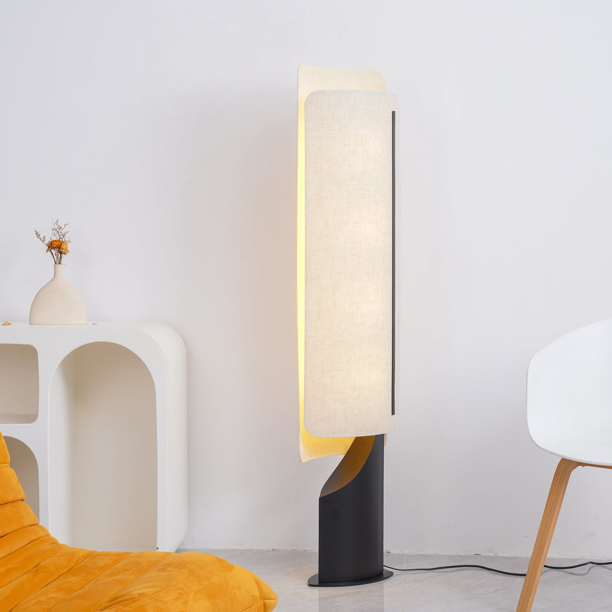Oryne - Lámpara de Suelo Moderna con Base de Abaca y Pantalla de Lino – Altura 158 cm
