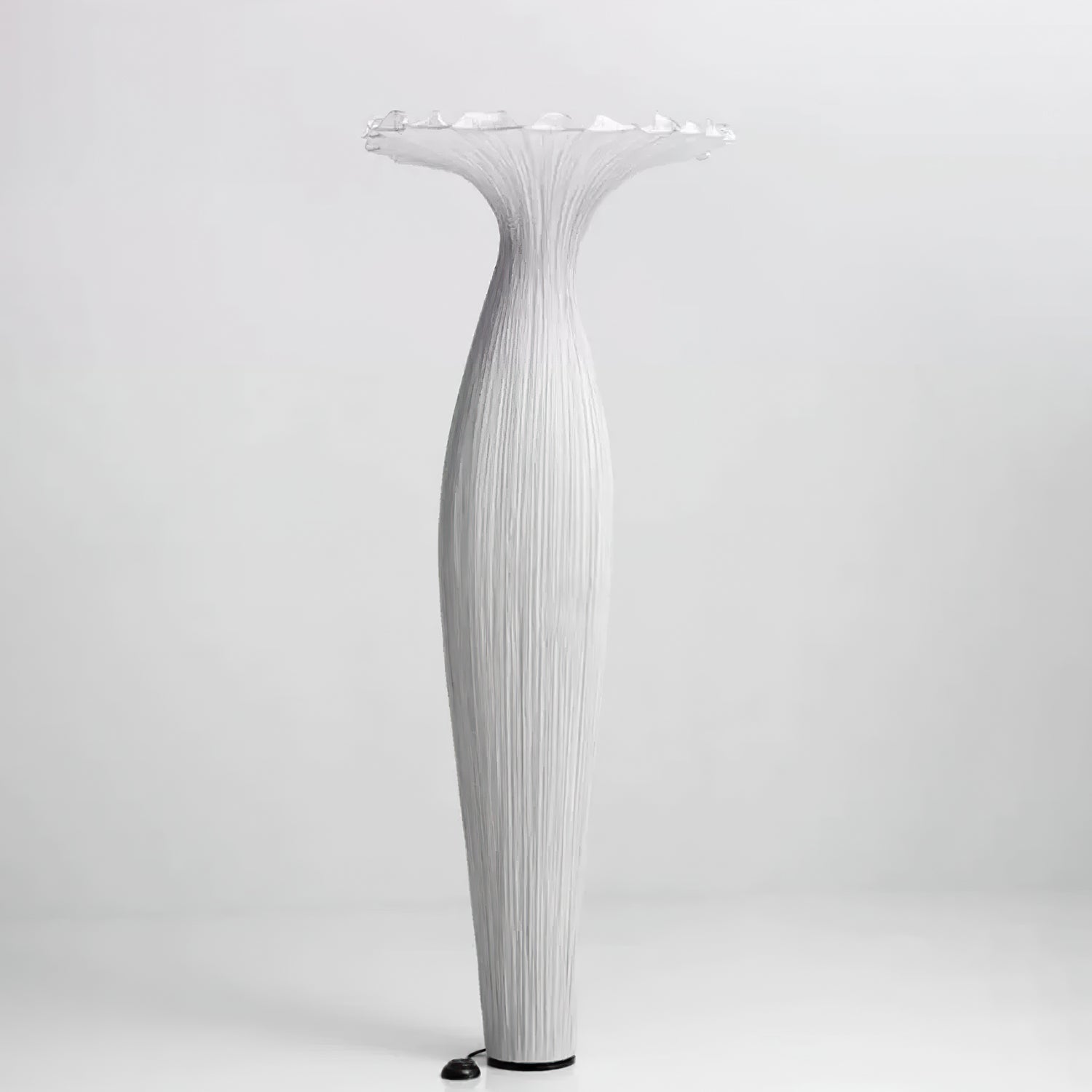 Lámpara de Suelo de Tela en Forma de Jarrón con Diseño Moderno y Elegante 0
