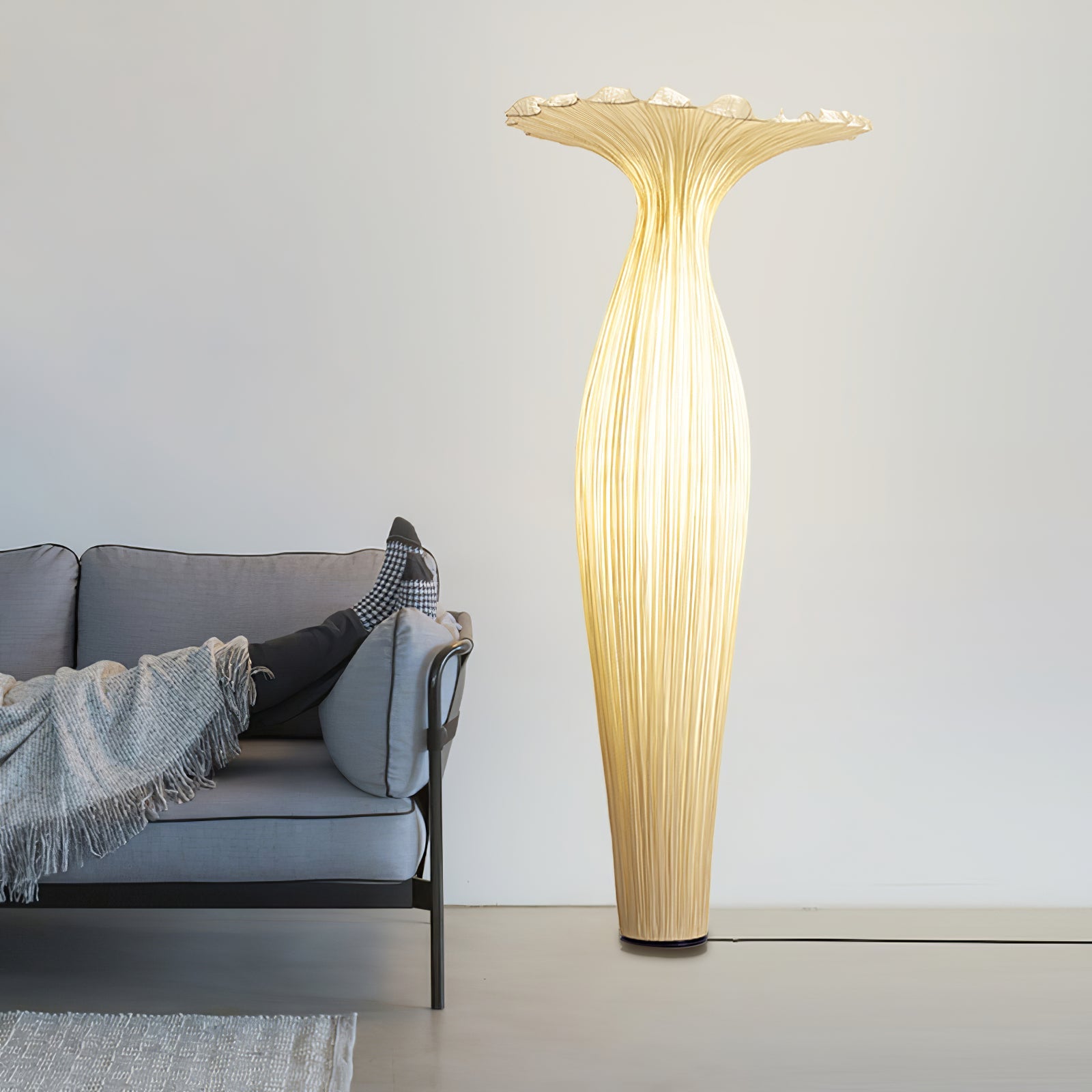 Lámpara de Suelo de Tela en Forma de Jarrón con Diseño Moderno y Elegante 3
