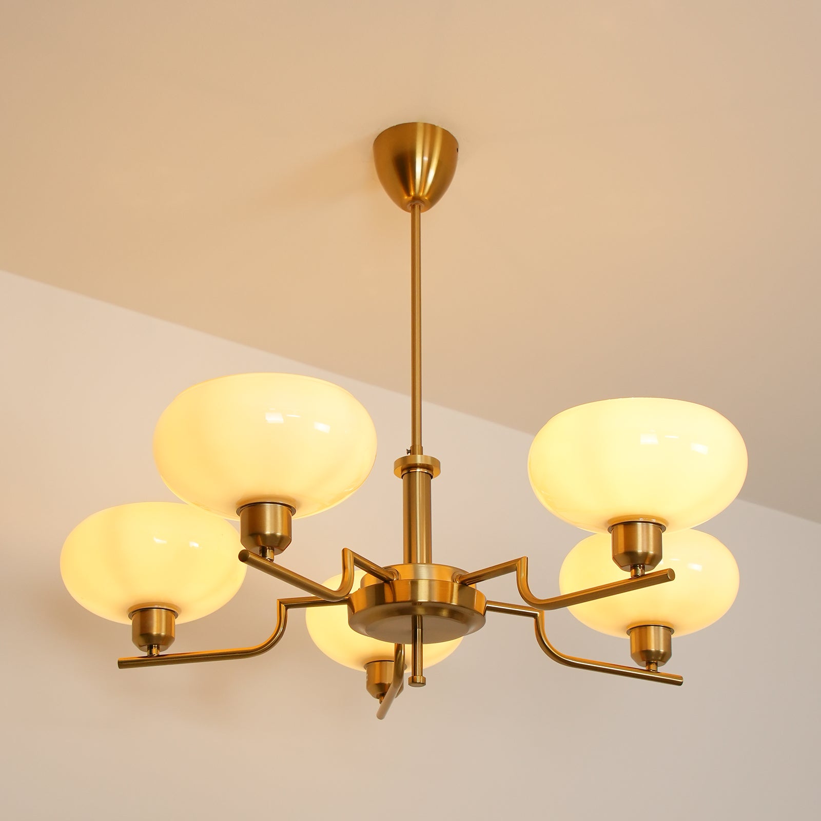 Lámpara de Techo Moderna Puja con Esferas de Vidrio – 3 y 5 Cabezas, Compatible con Bombillas LED y Edison 4