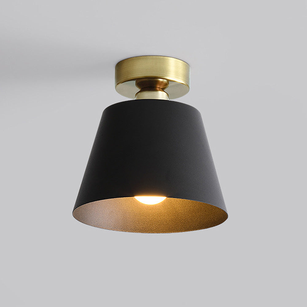Lámpara de Techo Moderna de Hierro en Forma Cónica – Iluminación Elegante y Minimalista 1