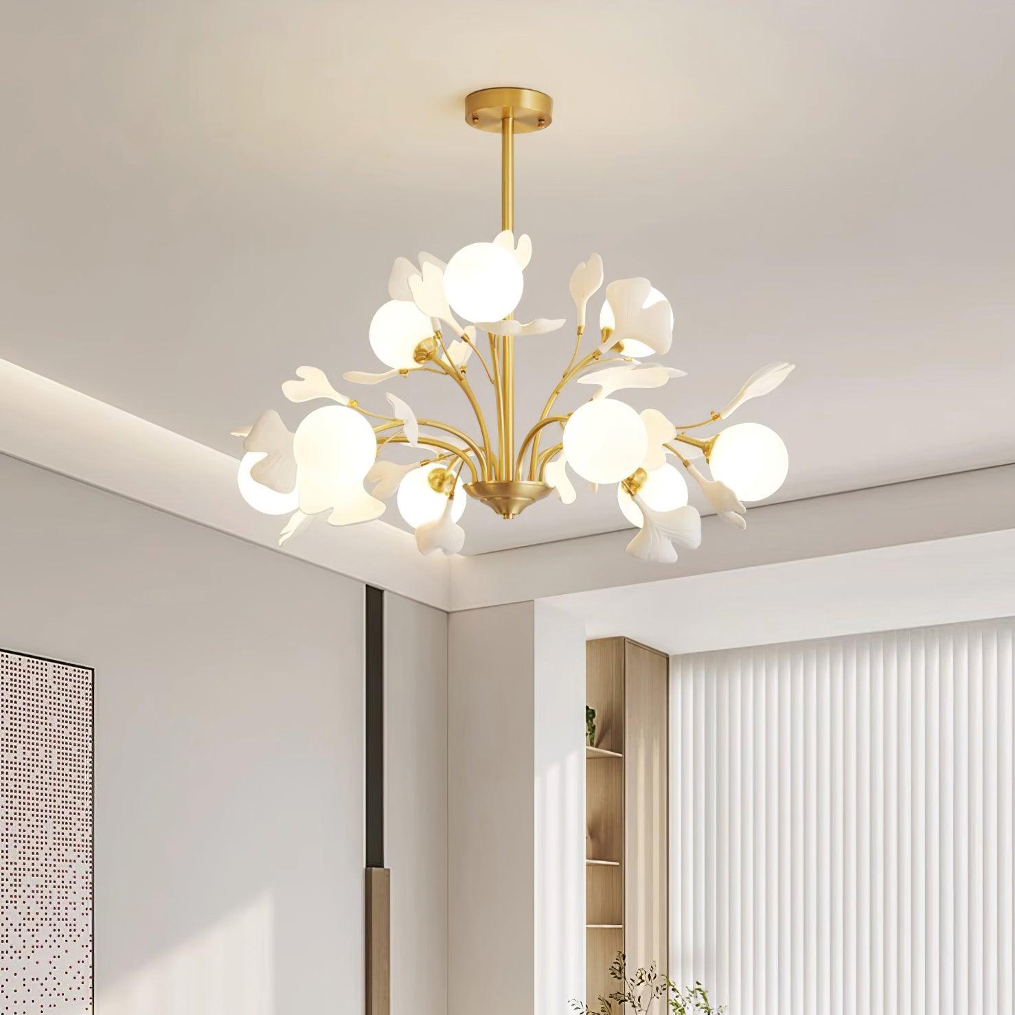 Lámpara de Techo Vico Gingko de Cristal y Latón – Elegante Chandelier con Diseño de Hojas 2