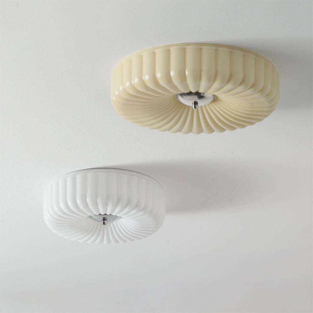 Lámpara de Techo Vintage Bauhaus de Cristal Crema con Diseño Clásico y Moderno 2