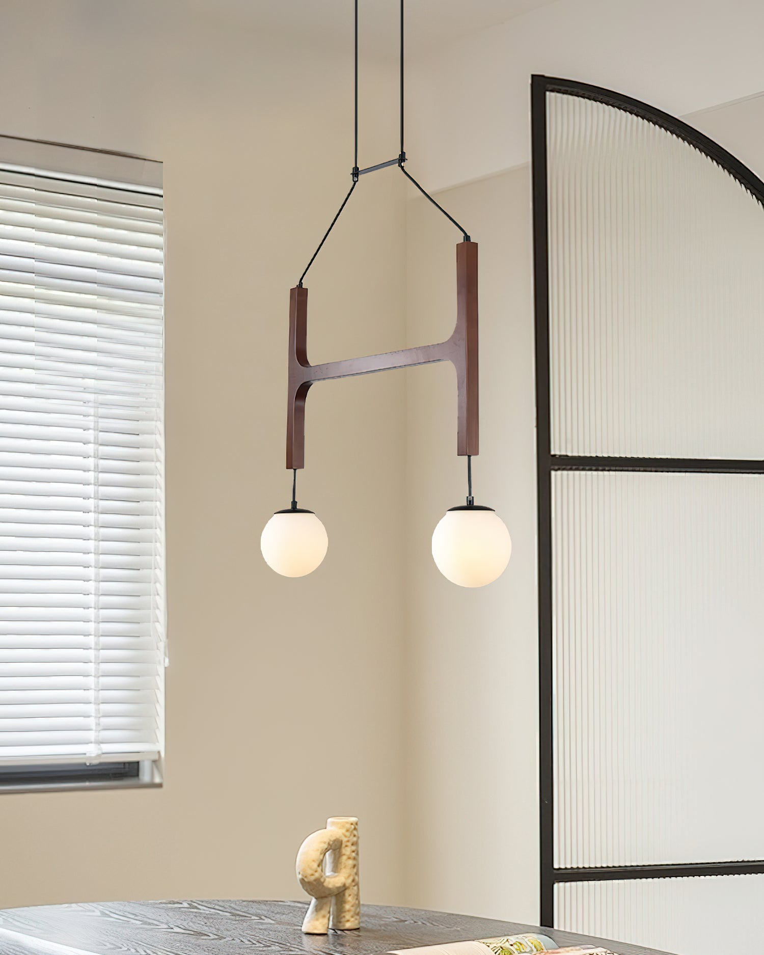 Lámpara de Techo de Madera Astra con Pantallas de Vidrio – Diseño Minimalista y Elegante 5