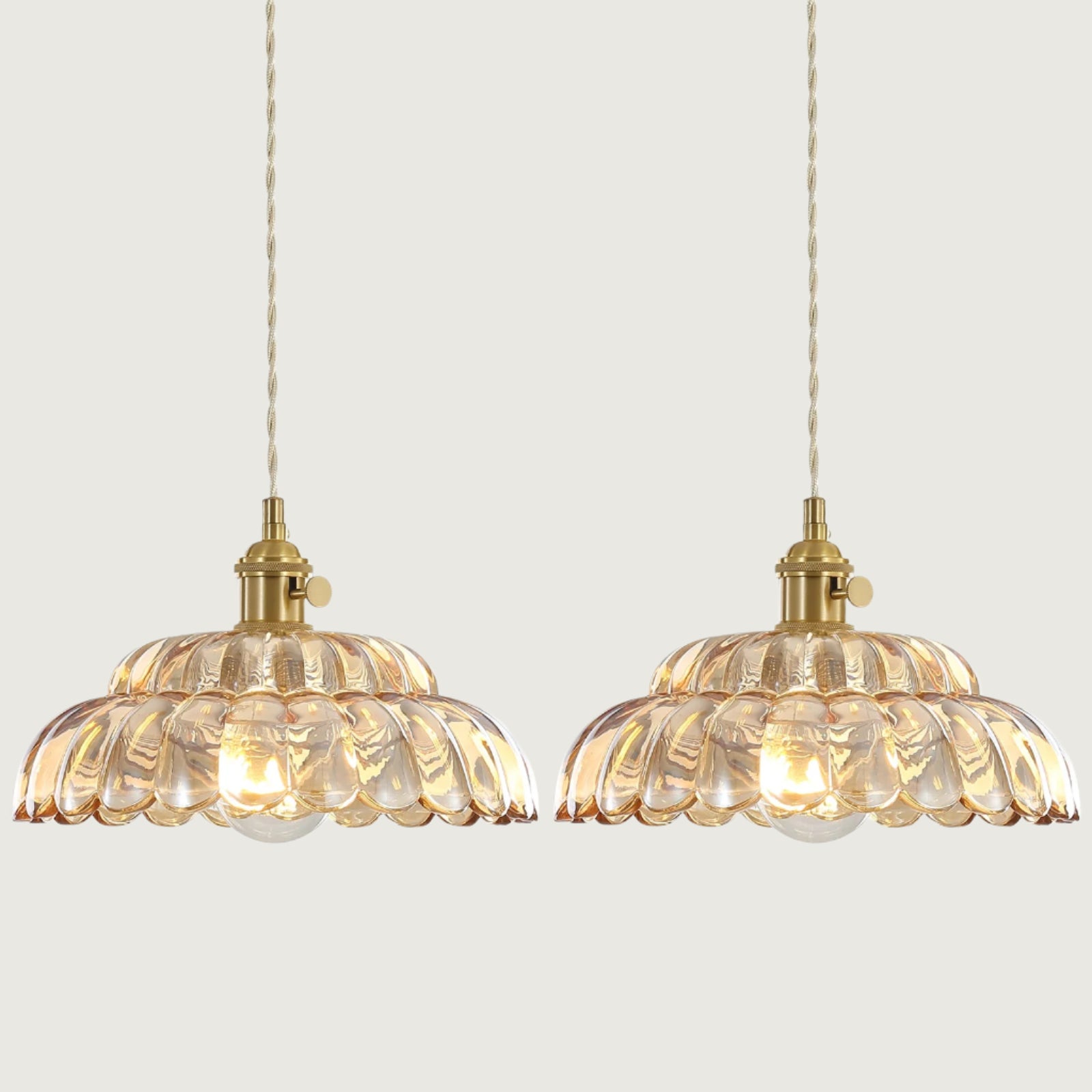 Lámparas Colgantes de Vidrio y Cobre Modernas para Iluminar Espacios 5