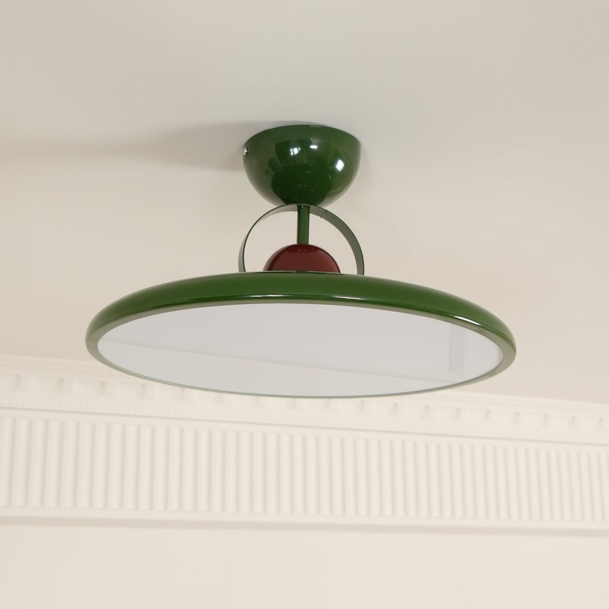 Lámpara de techo LED Eclipa en un dormitorio colorido – imagen 8