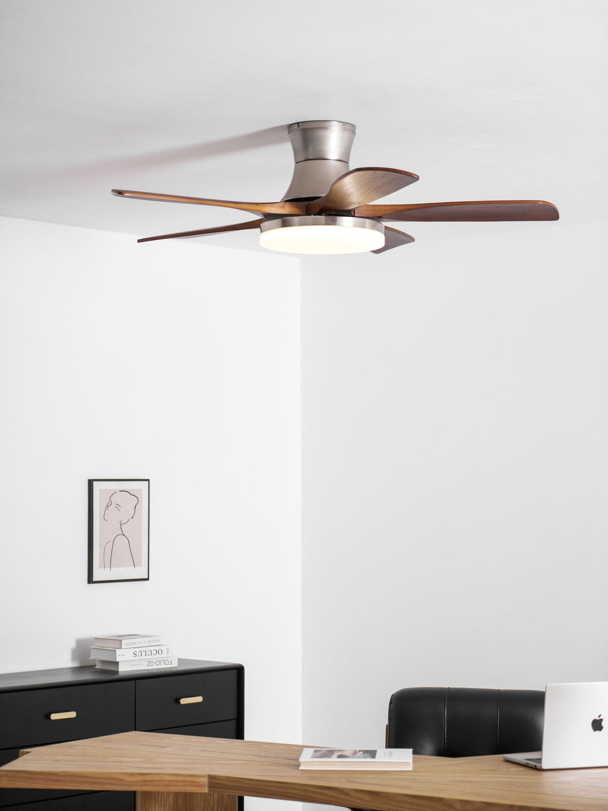 Ventilador de techo con luz Lorenta en un salón luminoso – imagen 9