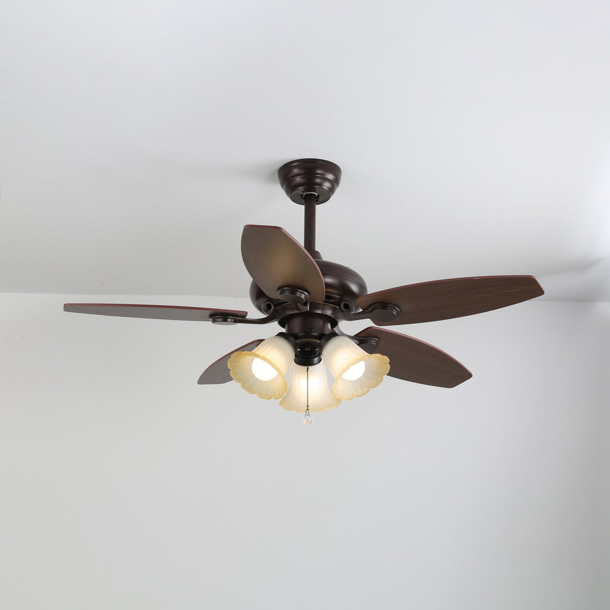 Ventilador de techo con luz Ambela en un comedor acogedor – imagen 20
