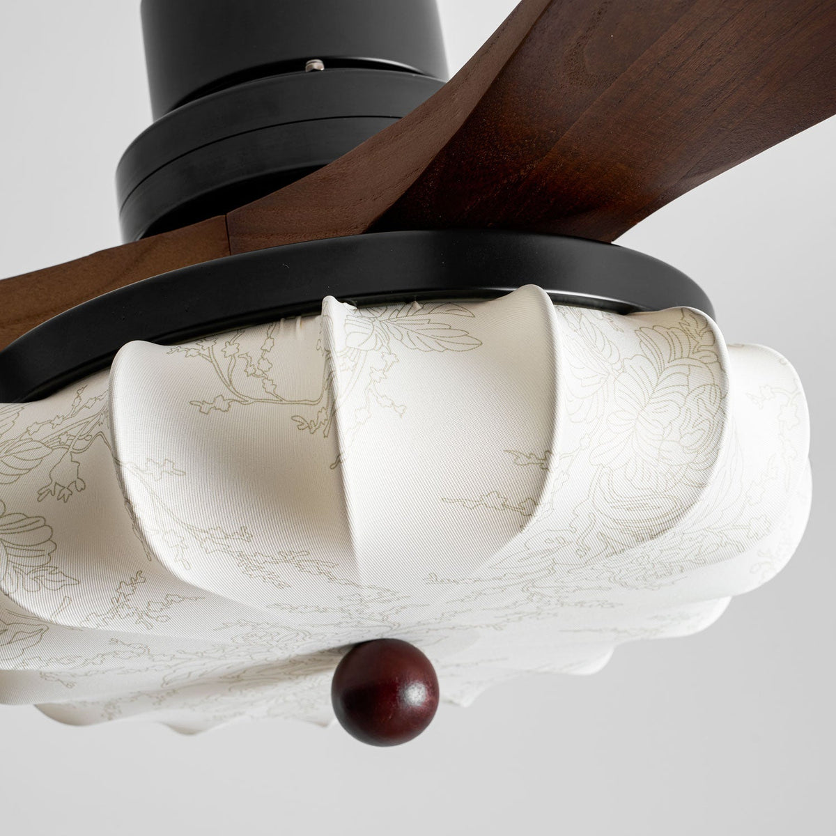 Ventilador de techo con luz Lotara en un salón acogedor – imagen 31