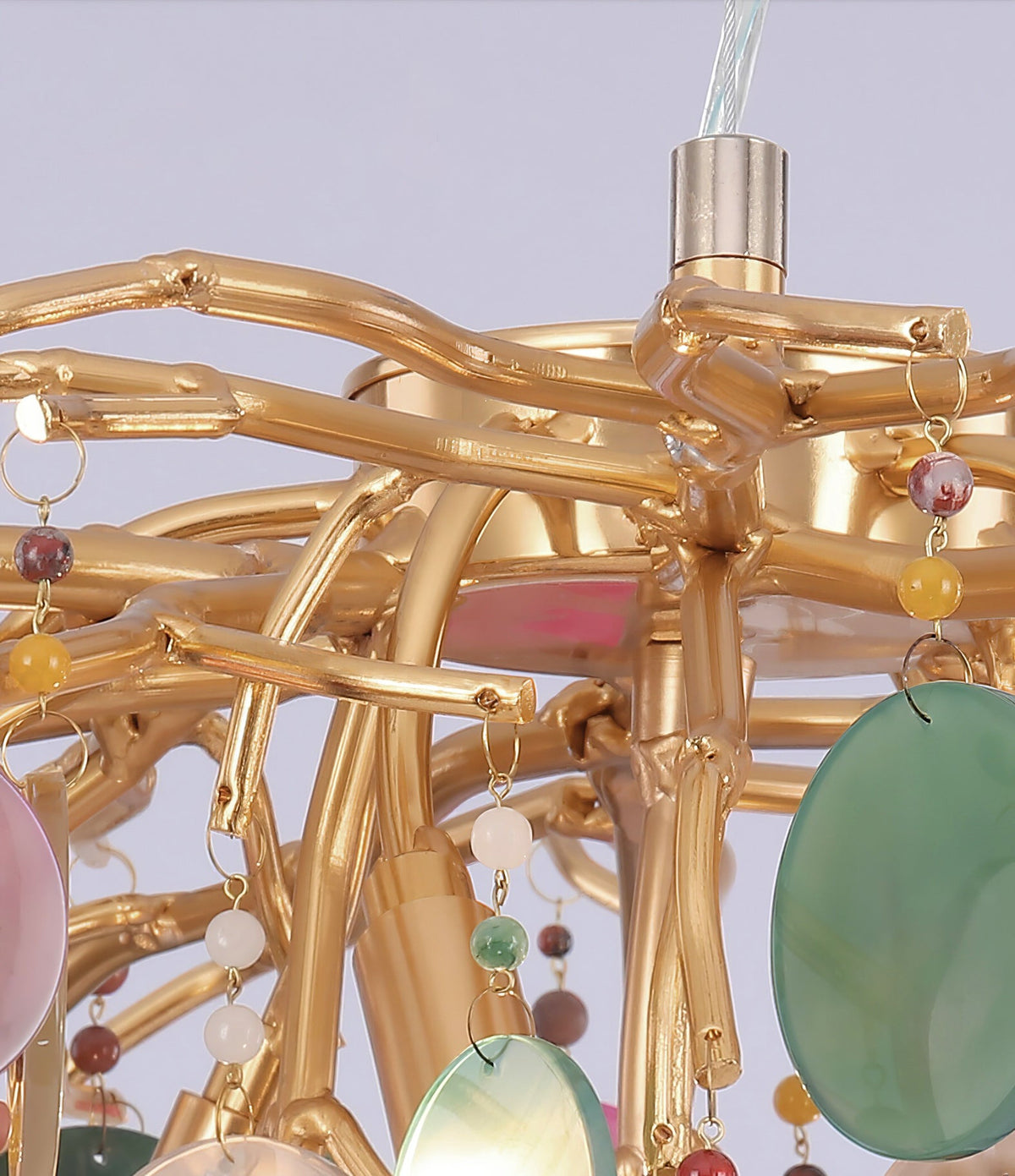 Lámpara de araña de ágata Geodela en un salón elegante – imagen 18