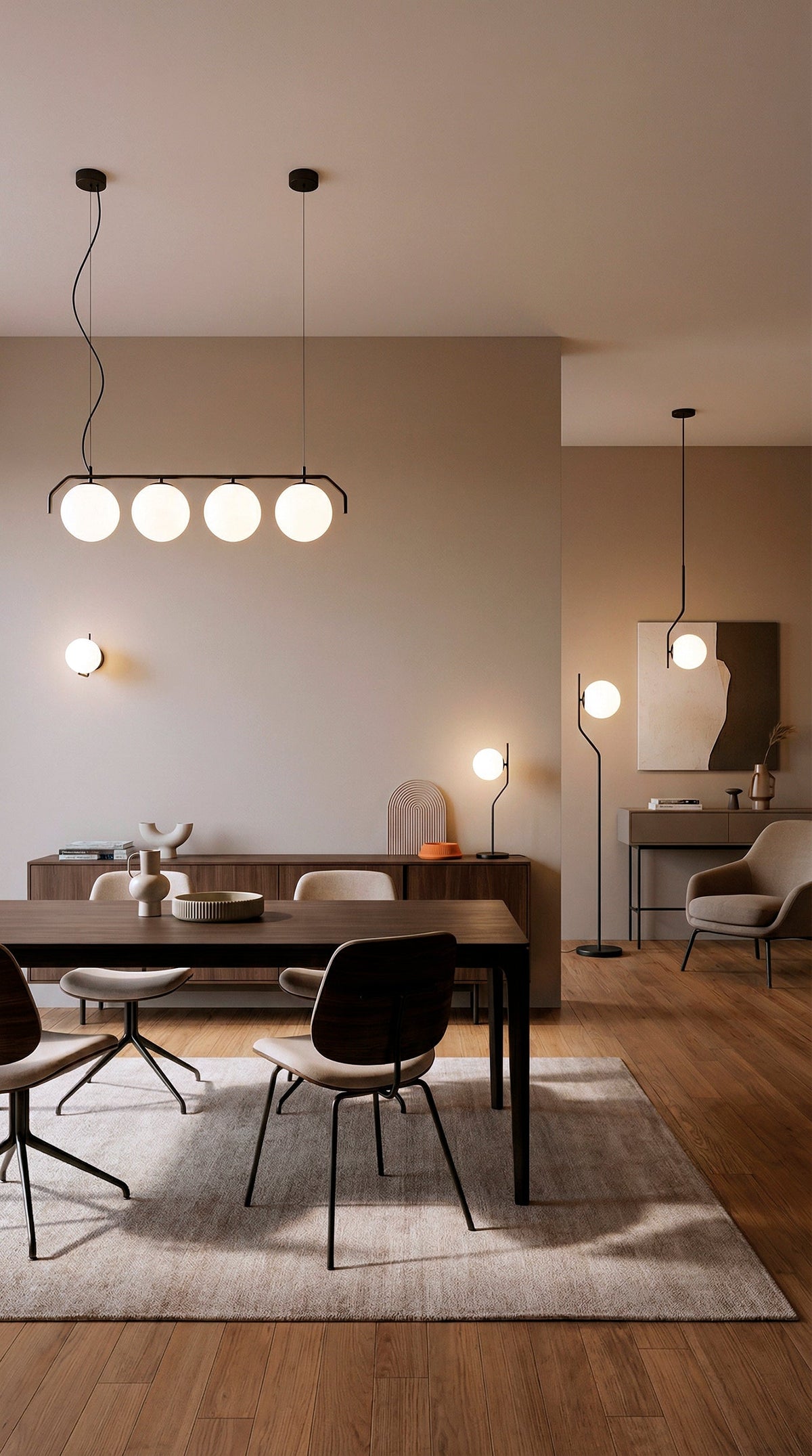 Lámpara de pie minimalista Saluna con esfera de cristal – en un comedor moderno