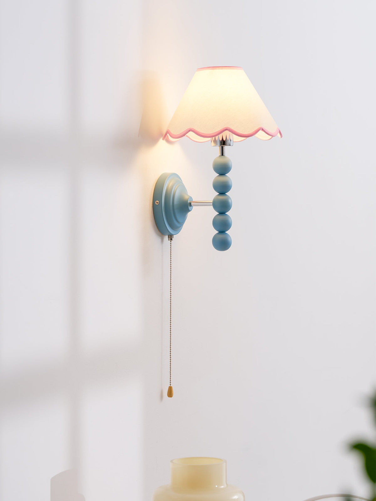 Aplique de pared vintage Vuelina en un dormitorio infantil – imagen 16