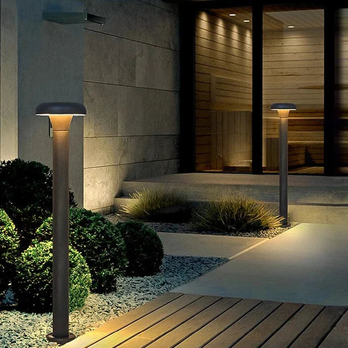 Baliza de jardín LED Olcina – iluminando la entrada de una casa