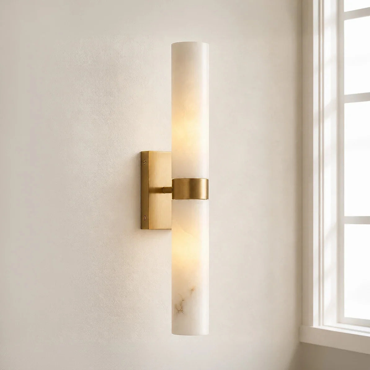 Aplique de pared de doble tubo Melliza junto al espejo de un baño – imagen 25