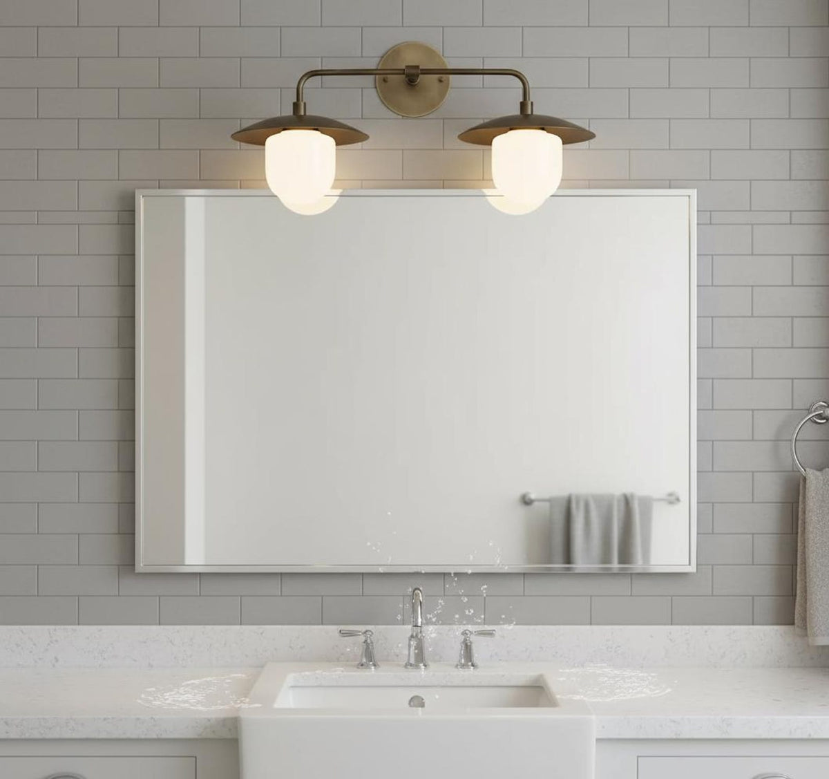 Aplique de pared de latón Tazela junto a una cama – imagen 8