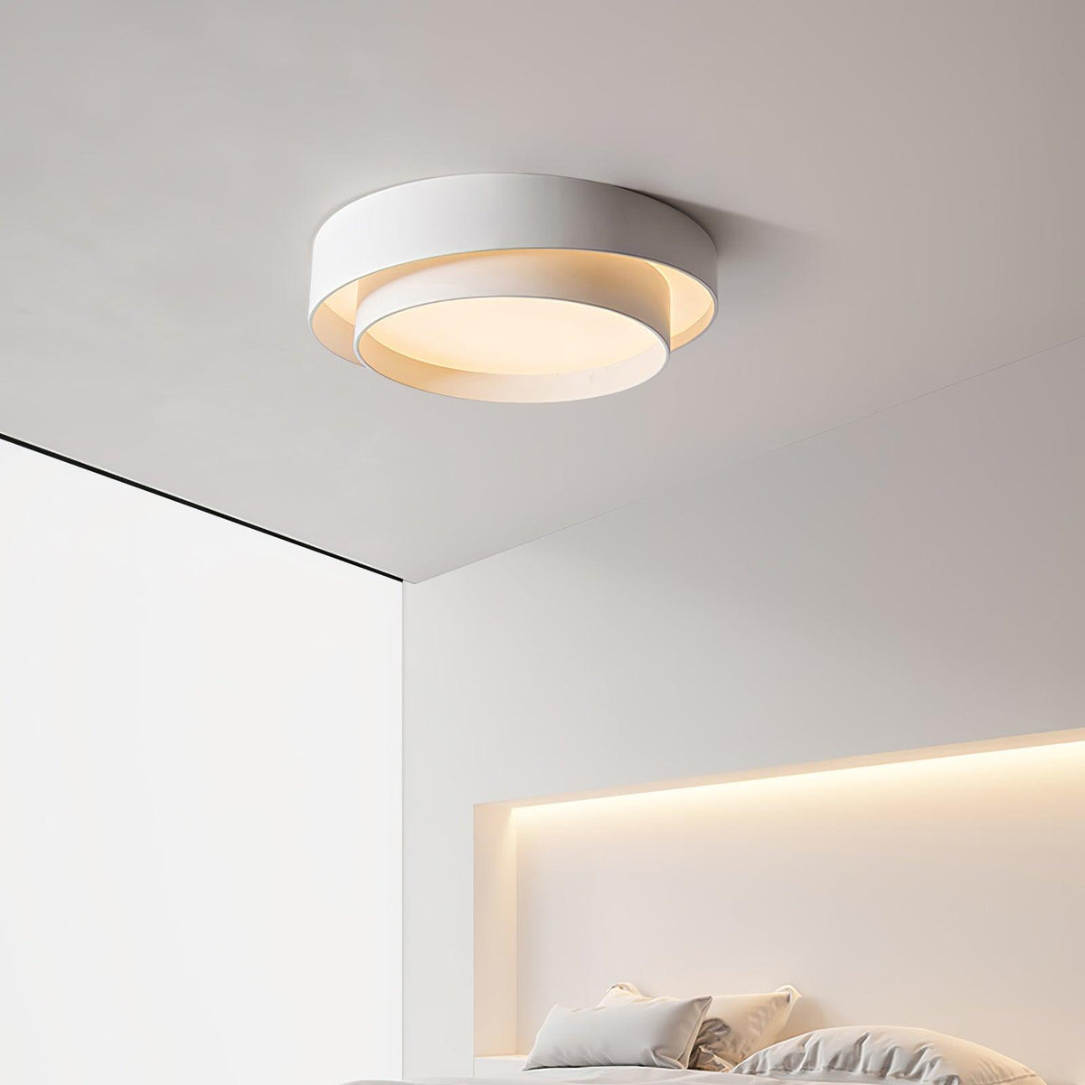Plafón LED de doble aro Bandela en un salón moderno – imagen 16