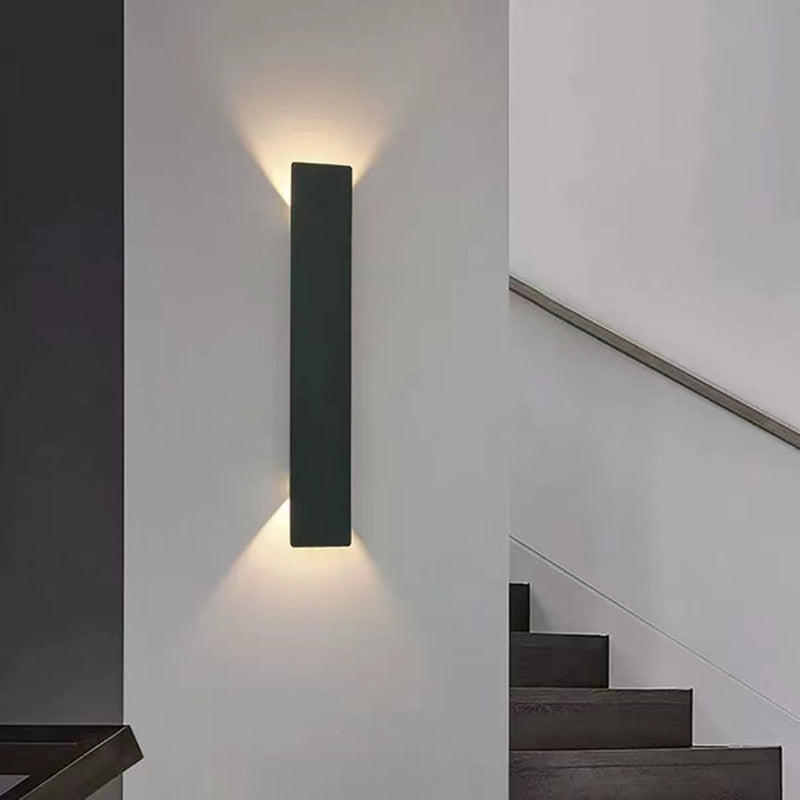 Aplique de pared exterior Ulinda en una fachada moderna – imagen 5