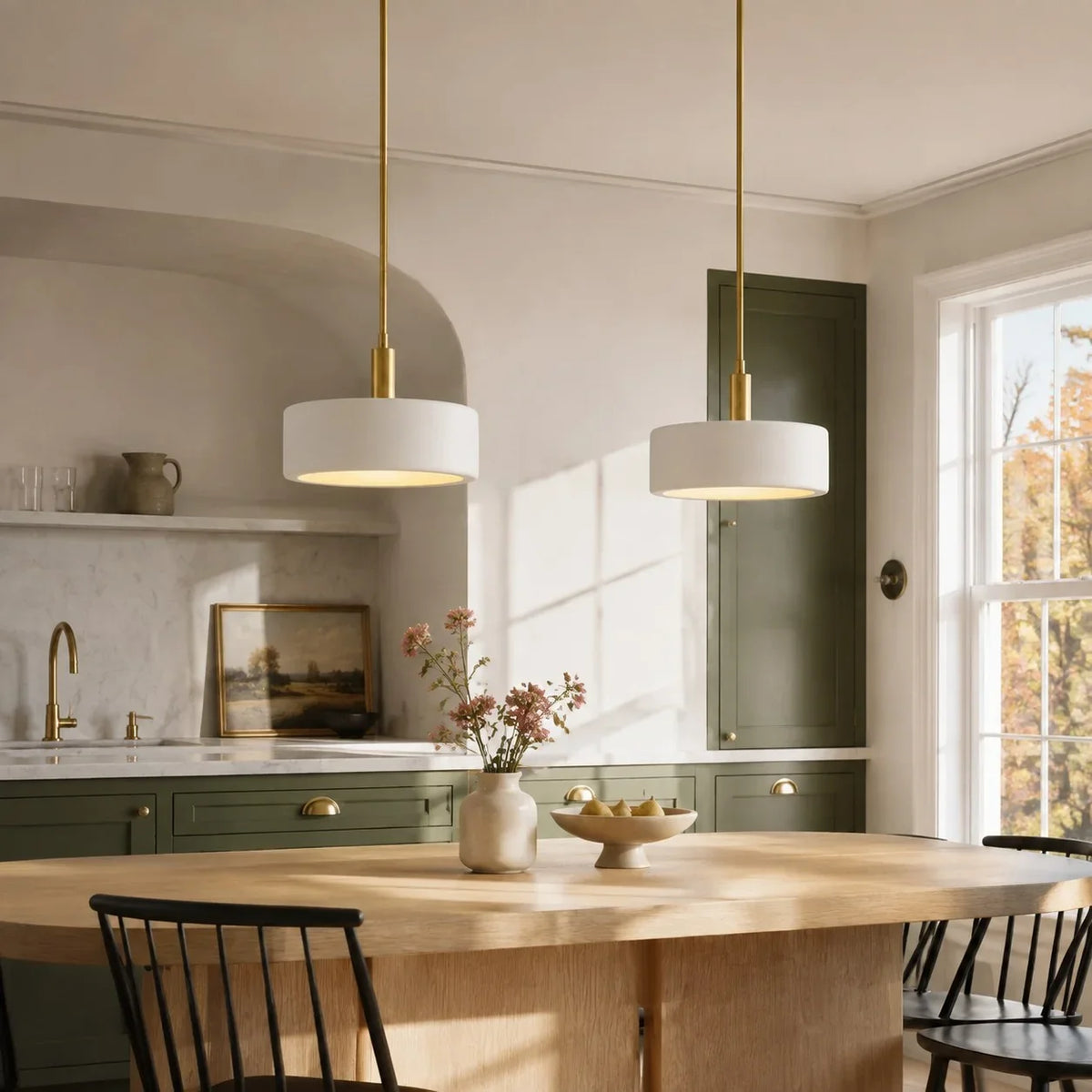 Lámpara colgante de porcelana Nevina sobre una isla de cocina – imagen 21