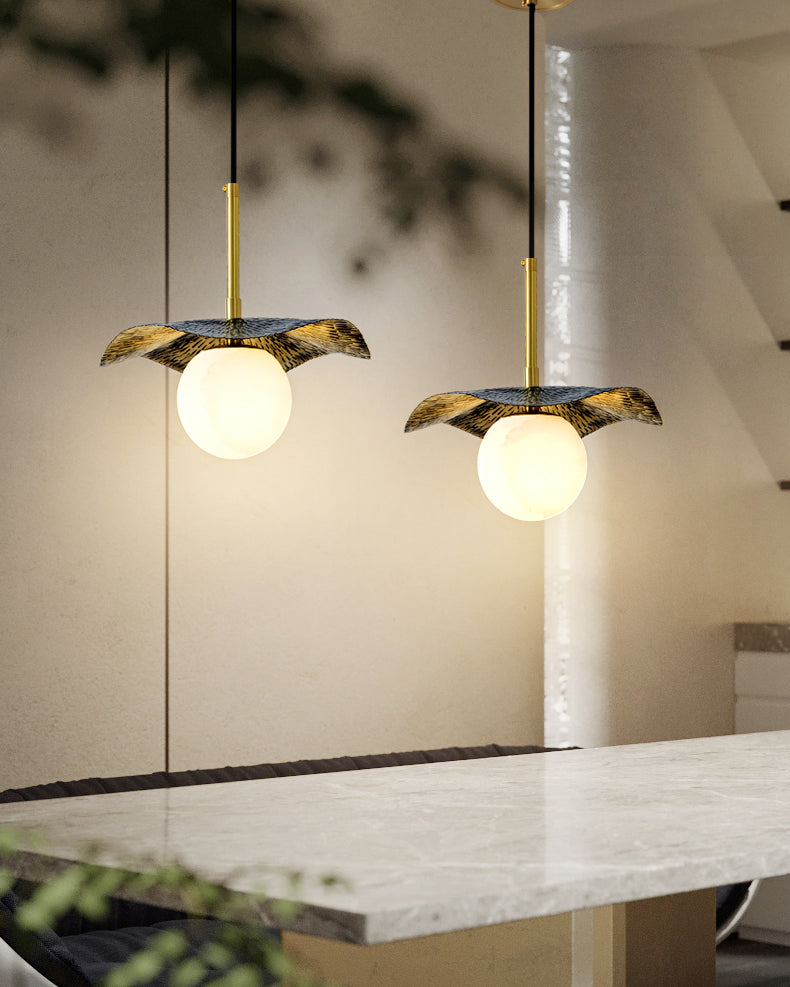 Lámpara colgante de alabastro Hojalba en un comedor contemporáneo – imagen 7