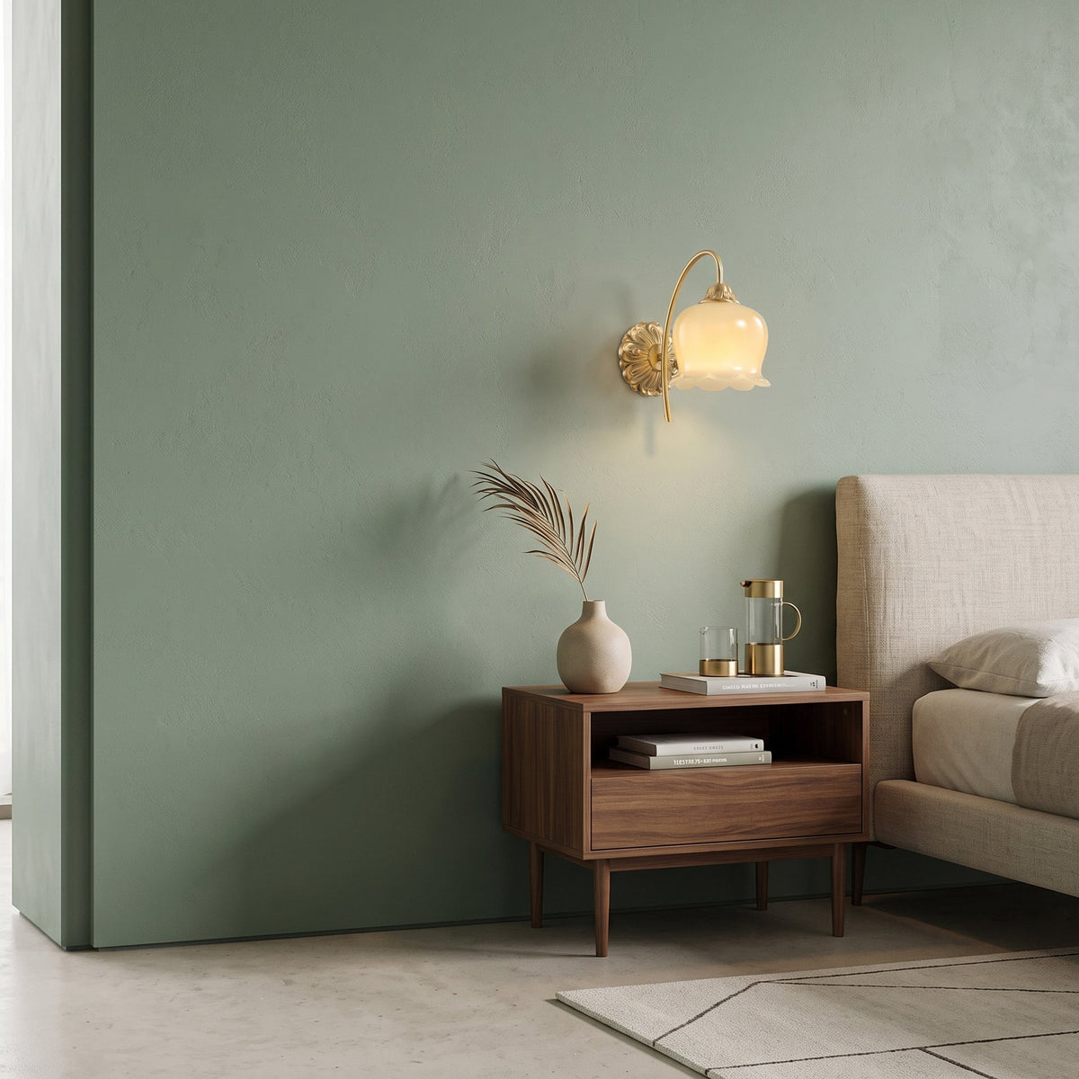 Aplique de pared tulipán de latón Itulia en un interior acogedor – imagen 23