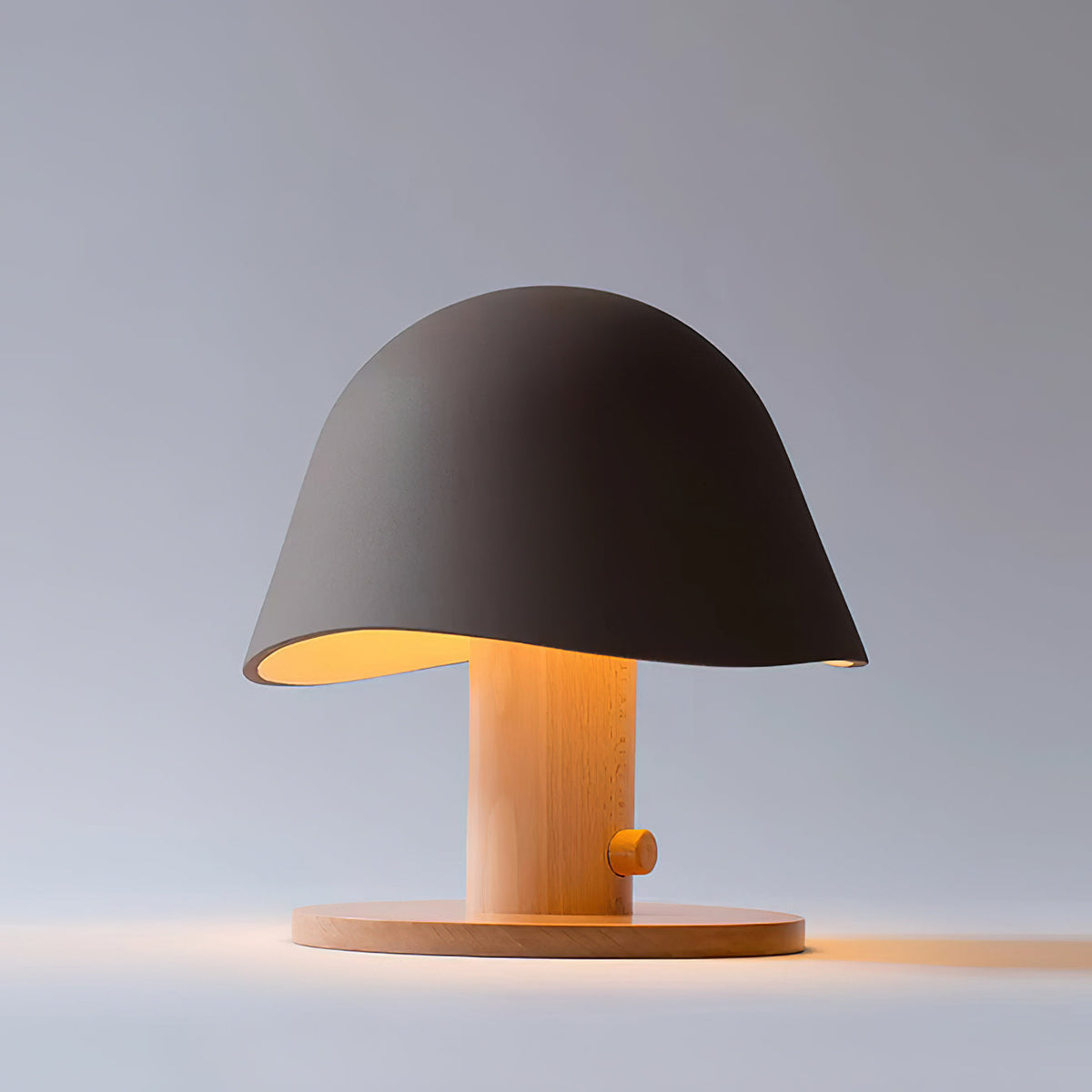 Lámpara de mesa seta Bosquela en un salón acogedor – imagen 12