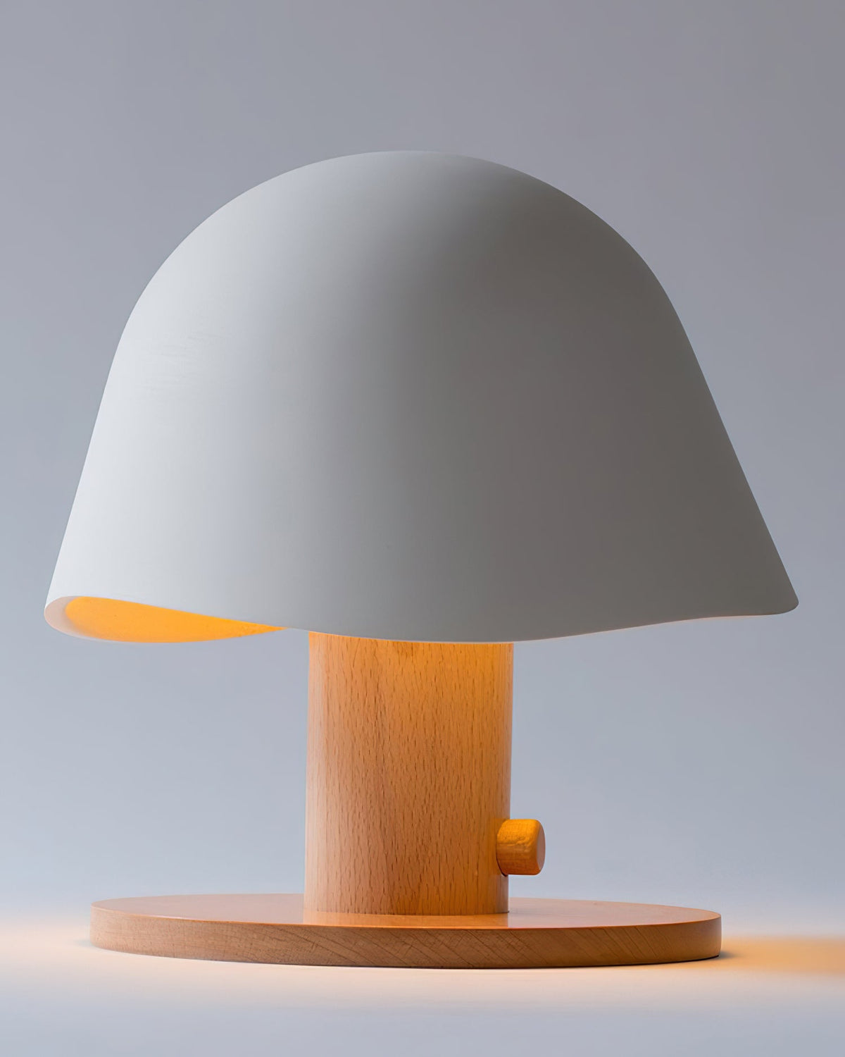 Lámpara de mesa seta Bosquela en un salón acogedor – imagen 9