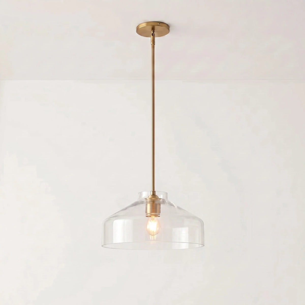 Lámpara colgante nórdica Salvena – Ø 41 cm, cristal transparente, latón envejecido