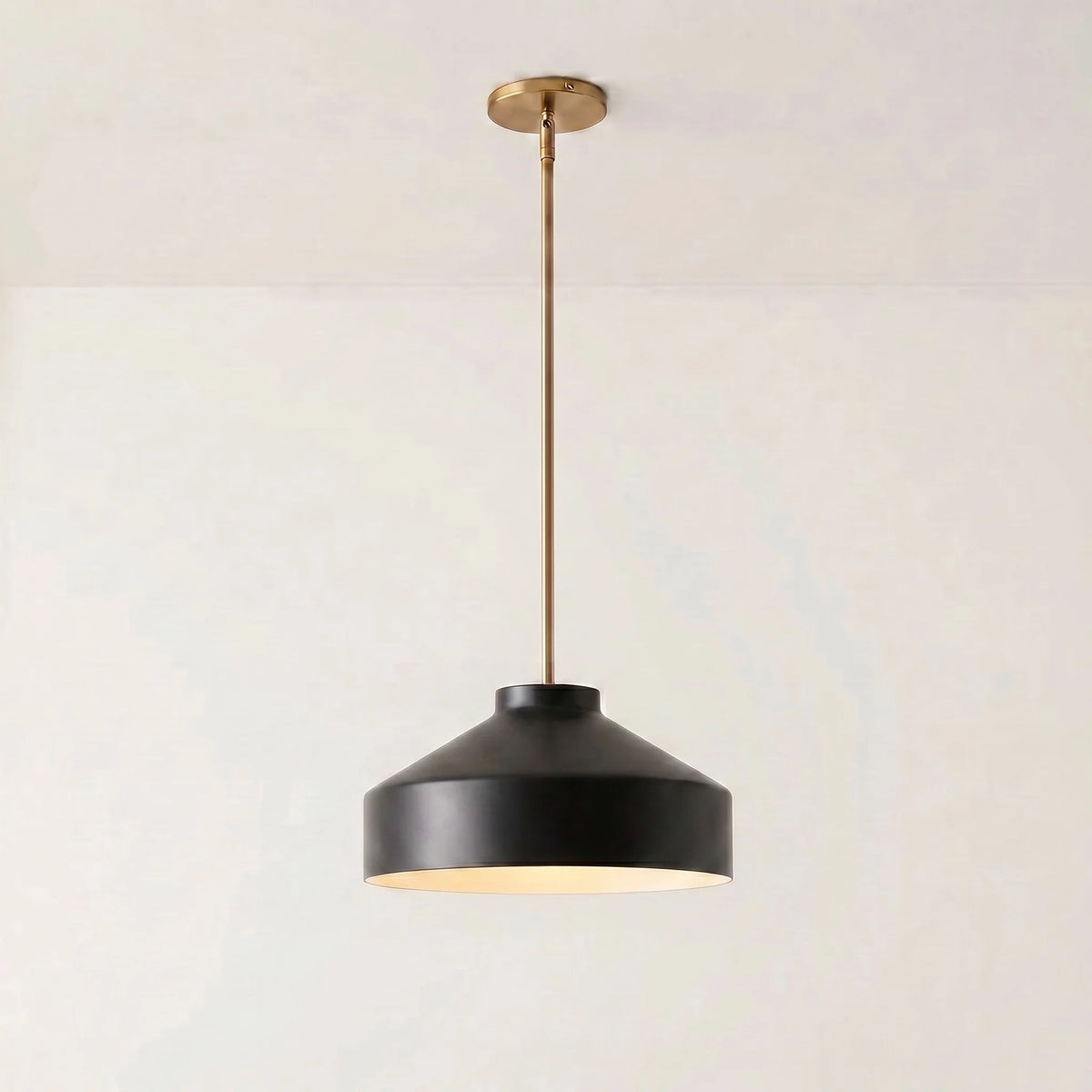 Lámpara colgante nórdica Salvena – Ø 41 cm, metal bronce oscuro, latón envejecido