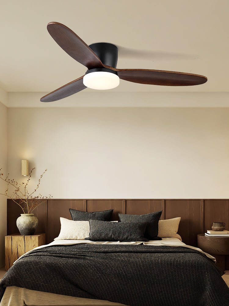 Ventilador de techo con luz Veladia en un dormitorio sereno – imagen 7