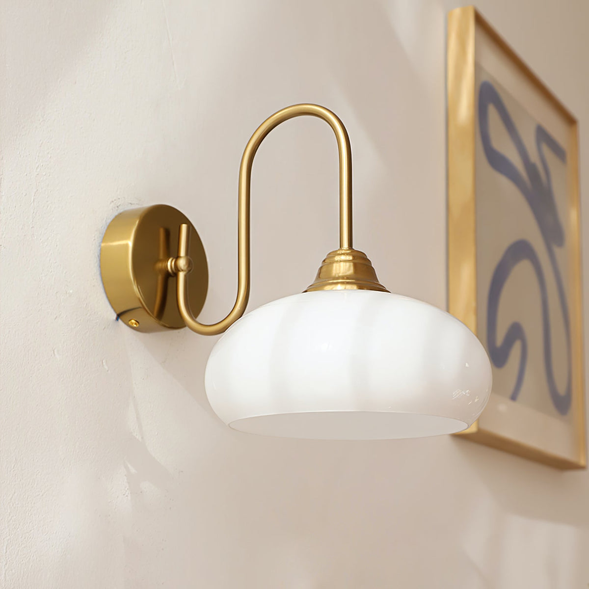 Aplique de pared de cristal Pomela en un dormitorio acogedor – imagen 19