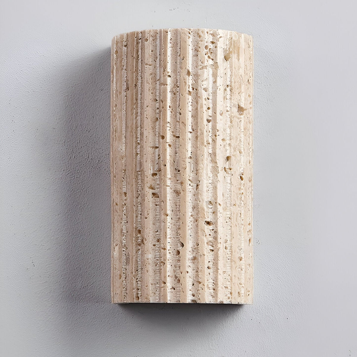 Aplique de pared de travertino Ilmena – apagado sobre la pared