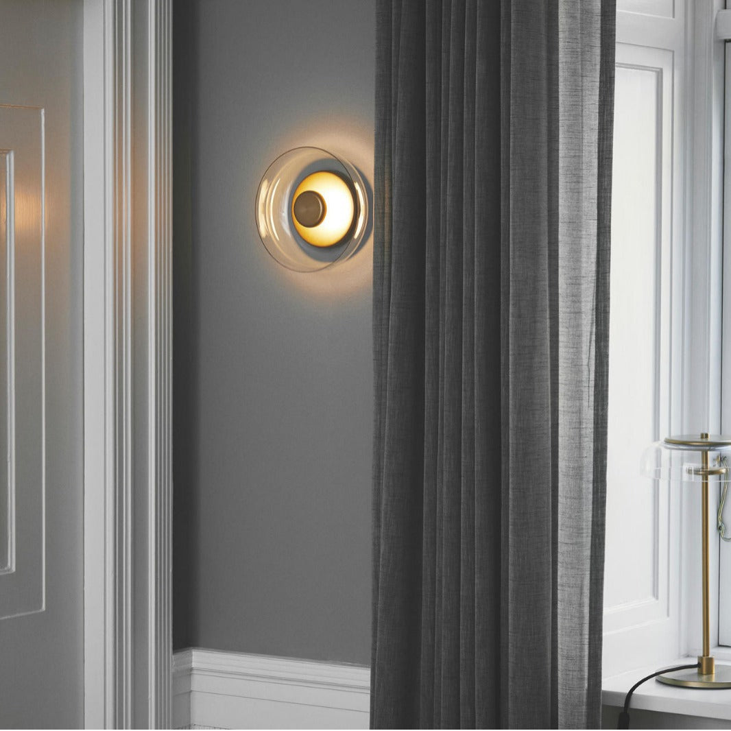 Brisoria – Lámpara de Pared de Vidrio con Elegancia Sutil