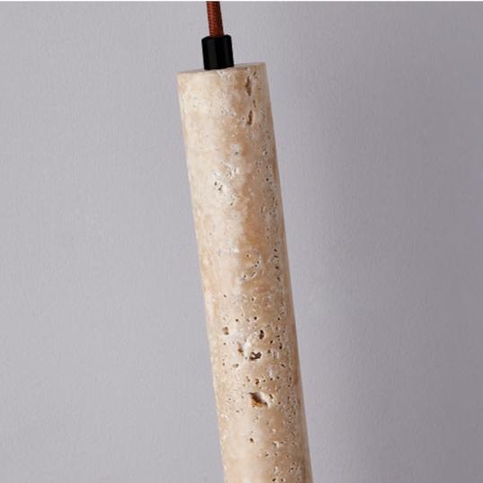 Lámpara colgante de travertino Cañalita – detalle de la piedra y el cable