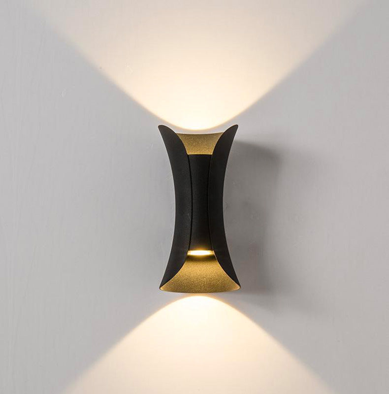 Luzora - Lámpara de Pared Exterior Elegante y Duradera