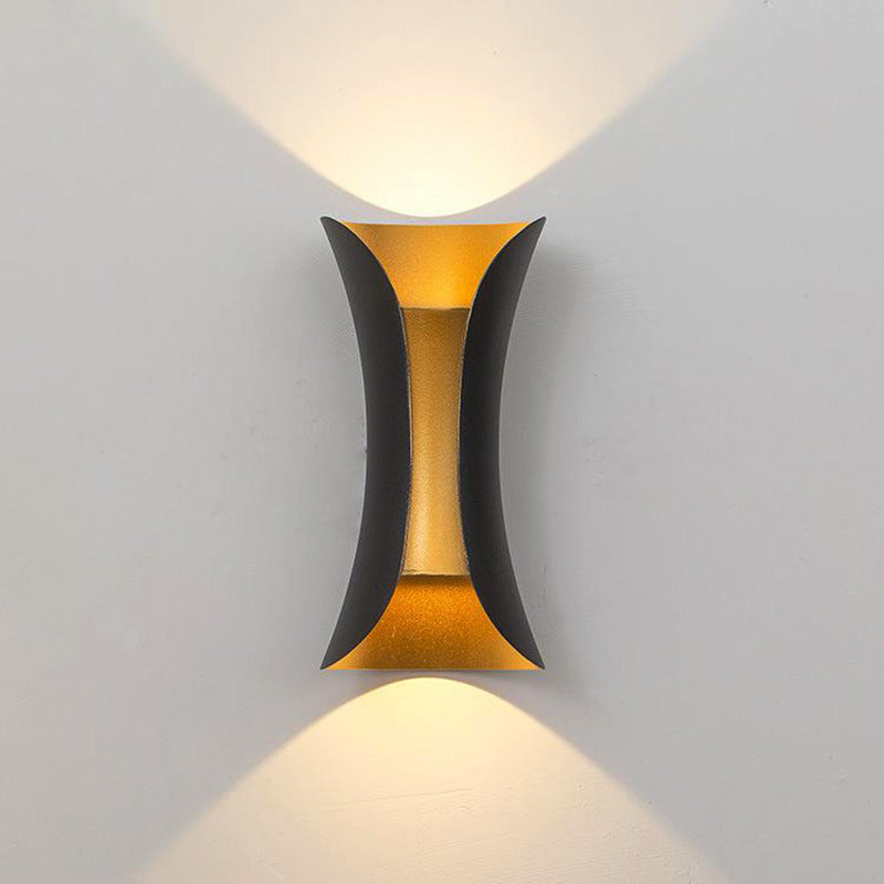 Luzora - Lámpara de Pared Exterior Elegante y Duradera